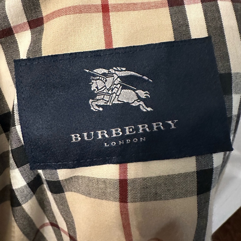 Burberry White Raincoat/Windbreaker with Hood - Size M - Picture 13 of 15